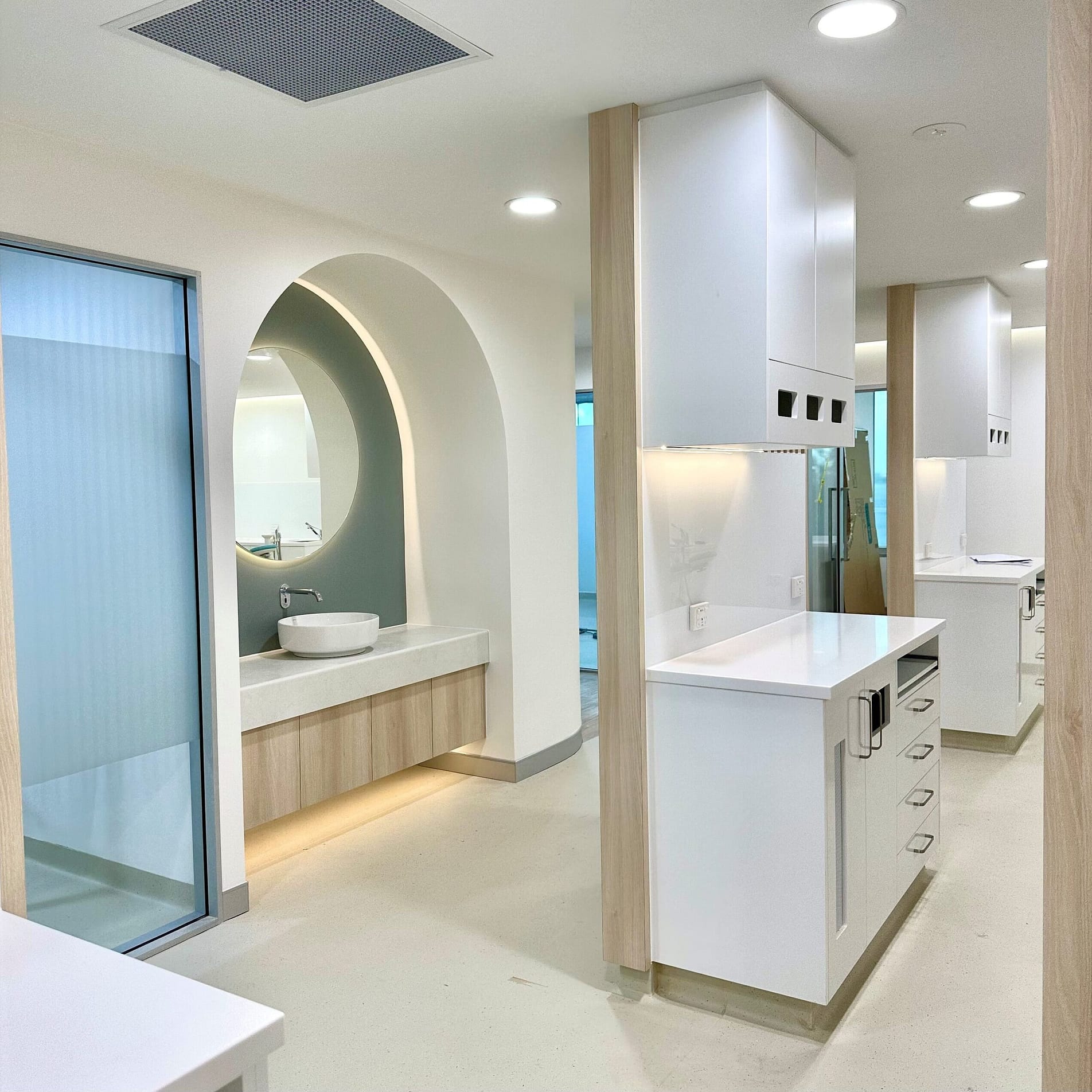 Equipment & Fit Out Equipment & Fit Out